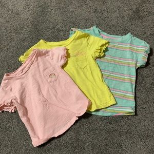 Bundle summer shirts Gap 2T